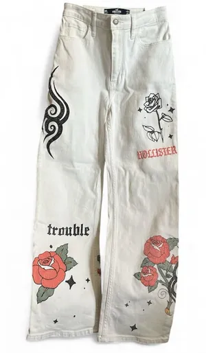 NWOT Hollister ultra high-waist Dad Jeans 0 short 24”x29” thumbnail 1