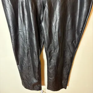 Abercrombie & Fitch‎ Women's Black Vegan Leather 90s Straight Pant Size 18 thumbnail 4