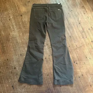 Kancan olive green flared premier 28 stretchy pants thumbnail 4