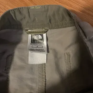 The North Face shorts‎ Size 4 thumbnail 4