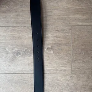Gucci Black Leather Belt with Gold Buckle thumbnail 4