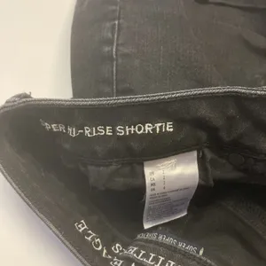 American Eagle Super Hi-Rise Shortie Women 2 Black‎ Super Super Stretch Denim thumbnail 6
