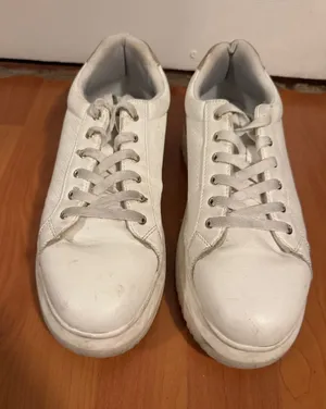 Primark White Low-Top Lace-Up Platform Sneakers thumbnail 1