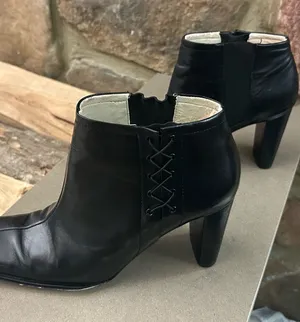 BCBG Max Azria BCBGirls Women's Black Lace-Detail Ankle Booties 7.5 thumbnail 1
