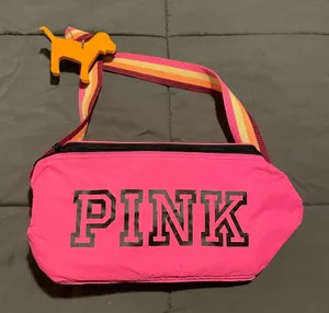 PINK Victoria’s Secret lunch bag thumbnail 1