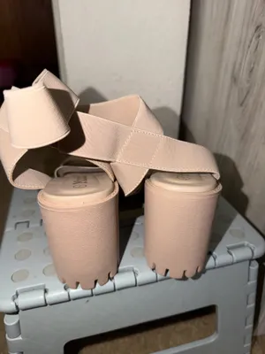 Women Beige heels Tan Size 7 thumbnail 2
