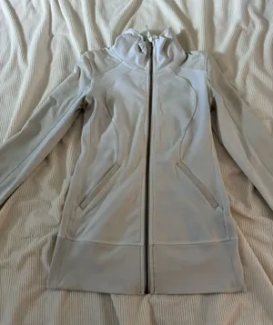 Lululemon  thumbnail 1