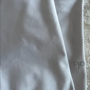 Alo Yoga airlift Leggings size medium thumbnail 3