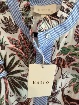 Entro Botanical Animal Prints Midi Dress in Blue Size S thumbnail 7