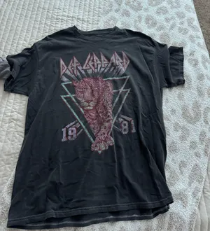 altard state def leapard graphic tee thumbnail 1