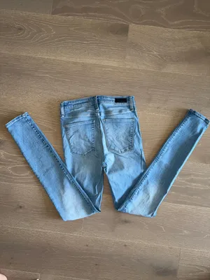 Abercrombie & Fitch Light Wash Women’s Slim Jeans - Blue size 25L thumbnail 3