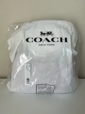Coach Teri Shoulder Bag In Signature Leather With Heart Charm thumbnail 14