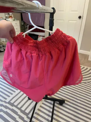 Lululemon Hotty Hot Shorts 2.5" thumbnail 3