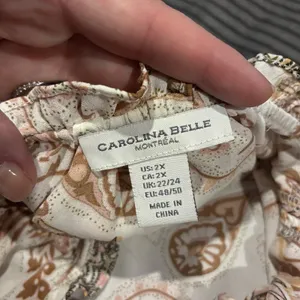 CAROLINA BELLE MONTREAL Womens 2X Paisley Career Sleeveless Ruffles Beige Top thumbnail 8