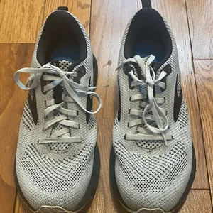 Women's Brooks Revel 5 White Black Running‎ Shoes Size 9.5 1203611B121 thumbnail 2