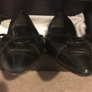 Prada Black Leather Criss-Cross Pointed Flats with Bow – Size 36.5 (Fits Like 7) thumbnail 2
