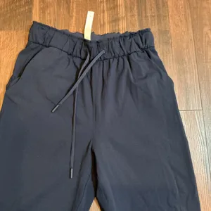 Lululemon On the Fly Jogger True Navy Luxtreme Drawstring Pants Size 4 LW5CV4S thumbnail 2