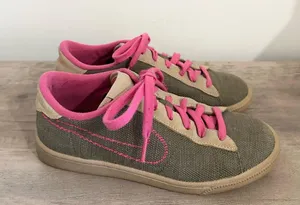 *** RARE *** Women’s Nike Court Low Sneakers Size 6 Pink Style # 310006-261 thumbnail 3