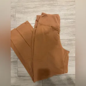 Sundays Moxie French Terry pants in‎ Burro size Medium thumbnail 3