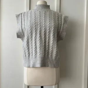 Cupcakes and Cashmere Gray Cable Knit Sweater Vest thumbnail 4
