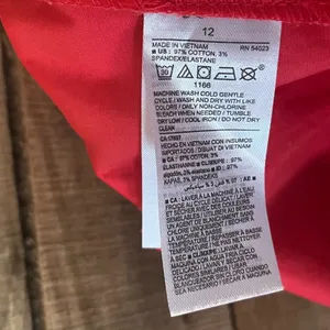 Old Navy Coral Crops‎ Size 12 thumbnail 8
