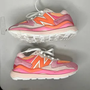 New Balance 57/40 Suede Valentines Day Sneakers Size 6.5 thumbnail 7