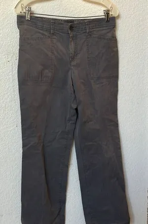 FINAL MARKDOWN Gloria Vanderbilt slacks 8 short thumbnail 1