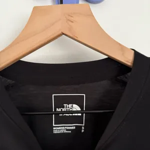 North Face Small Black Long Sleeve Tee‎ Crew Neck Outdoor Minimal Lightweight thumbnail 2