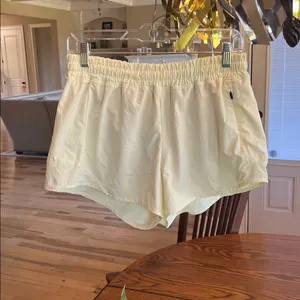 Athletic Shorts Pastel Yellow Size M thumbnail 7