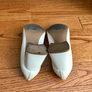 Gentle Souls by Kenneth Cole Dionne Pointed Toe Pumps White Stone Women's 7.5M thumbnail 10