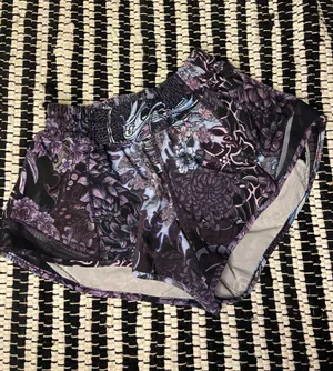 Lululemon Hotty Hot Shorts thumbnail 1