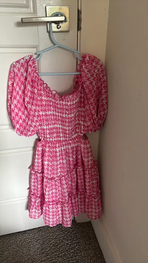 Art class, pink and white pattern dress side, cut outs thumbnail 2