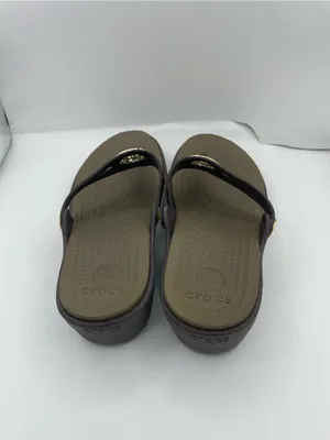 Crocs Sanrah brown gold medallion wedge sandals flip flop slide women's Size 7 thumbnail 10