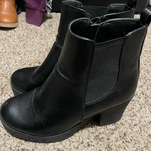 Refresh Black Boots booties heel size 8 thumbnail 1