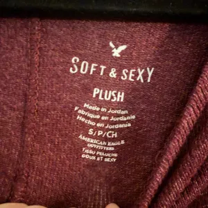 American Eagle Soft & Sexy Plush Top Burgundy Small Relaxed Casual Loungewear‎ thumbnail 4