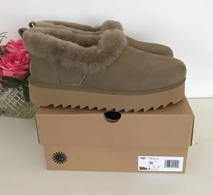UGG Nita Platform thumbnail 1