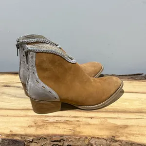 Journee collection Two‎ Tone Suede Western Booties Size 7.5 B102 thumbnail 6