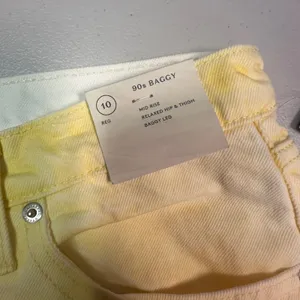 Universal‎ Thread Womens 90s Baggy Mid-Rise Jeans Yellow Acid Wash Size 10 NEW thumbnail 7