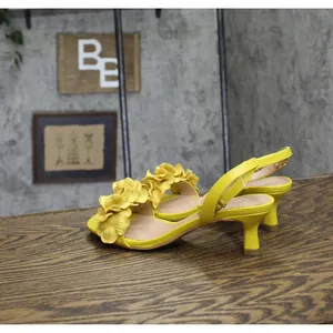 NWT New York Company Womens Gwendolyn Kitten Heel Floral Yellow 6M thumbnail 7