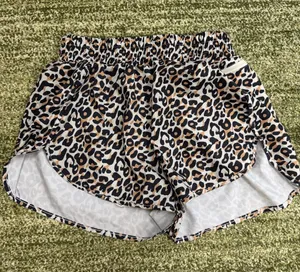 Blooming jelly mid rise leopard prints athletic shorts thumbnail 1