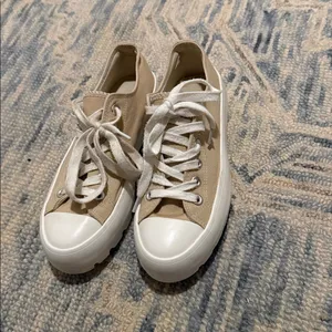 Sincerely Jules Vasco Tan and White Platform Sneakers Size 6.5 thumbnail 2