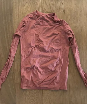 Old Navy Activewear Top thumbnail 1