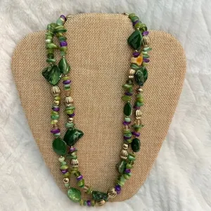 Vintage Single Strand Mixed Purple & Green Beads & Stones Necklace thumbnail 5