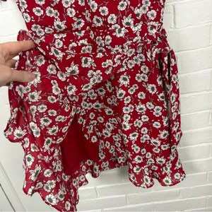 Sadie & Sage Red White Floral Pattern Wrap Style Dress Size S thumbnail 10
