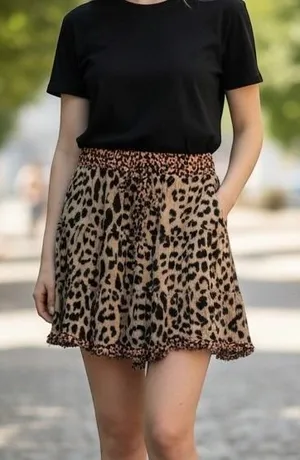 Umgee Animal Print Smocked Waistband Tiered Mini Skirt M Tan‎ Black Leopard thumbnail 1