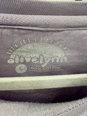 Olivelynn Crewneck thumbnail 2