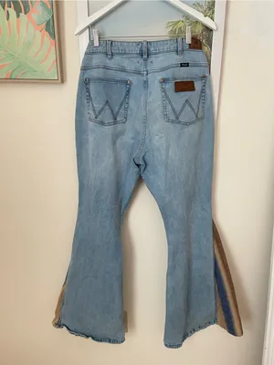 Wrangler X Pendelton Women's Trumpet Flare Jean in Light Wash Denim Size 32 Rare thumbnail 16