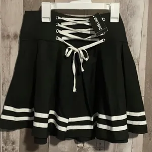 Hot Topic Black Lace-Up Skater Skirt Black Medium New thumbnail 3