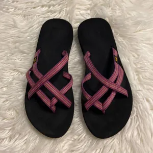 TEVA Sandals size 9 excellent condition please see all pictures thumbnail 1