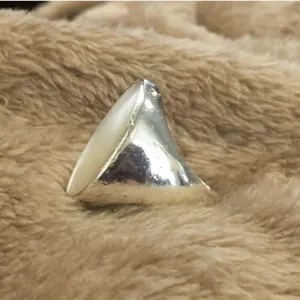 Vintage Mother of Pearl Sterling Silver Wide Band Cocktail Ring Sz 8 thumbnail 7